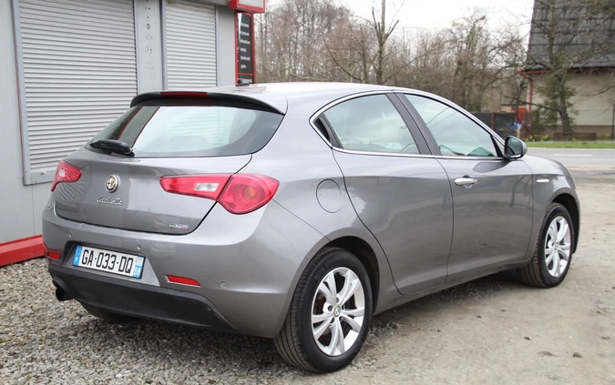 Alfa Romeo Giulietta cena 28900 przebieg: 143961, rok produkcji 2016 z Biała małe 379